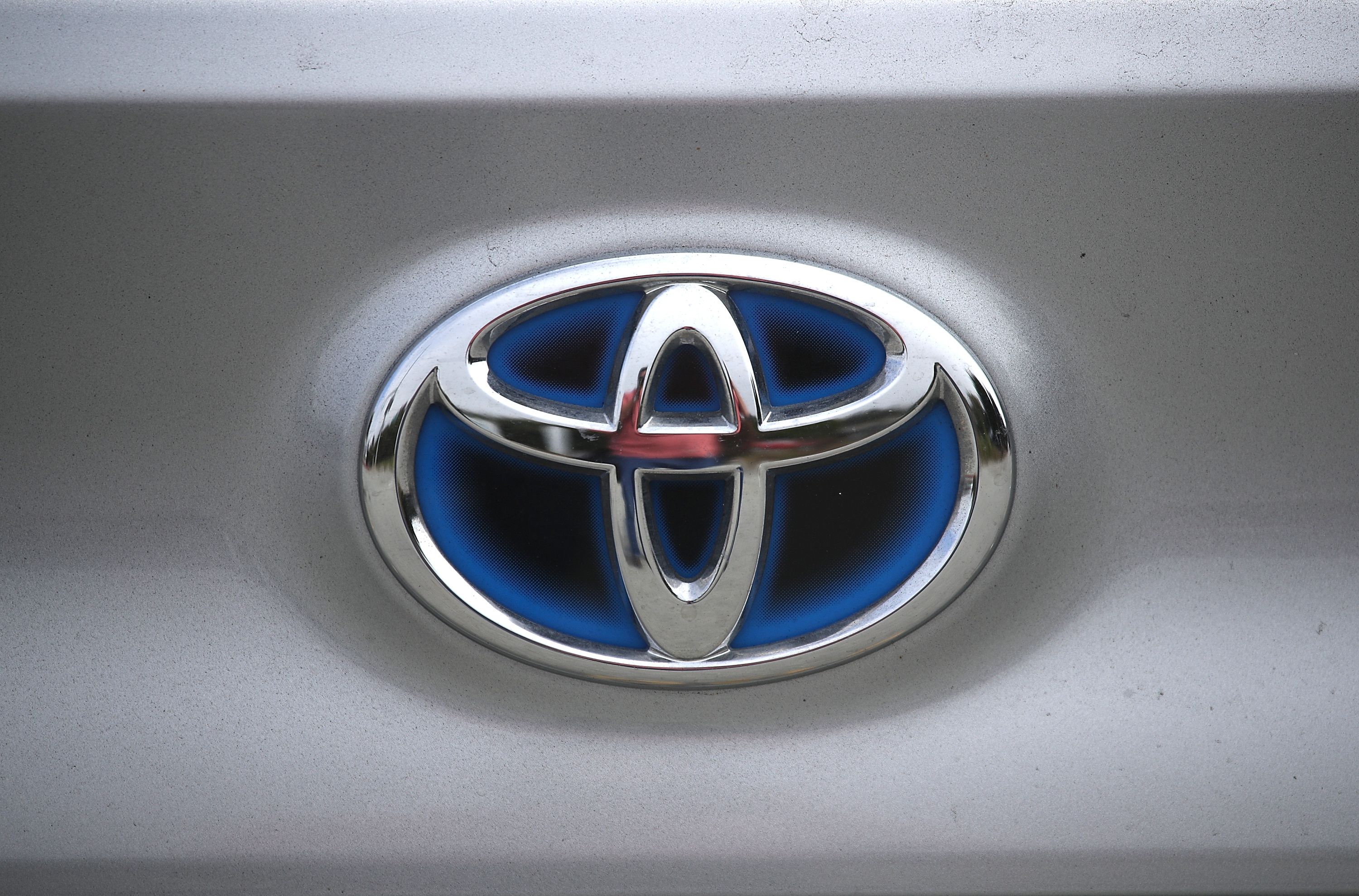 Download Toyota Logo Jpg Nomer 23