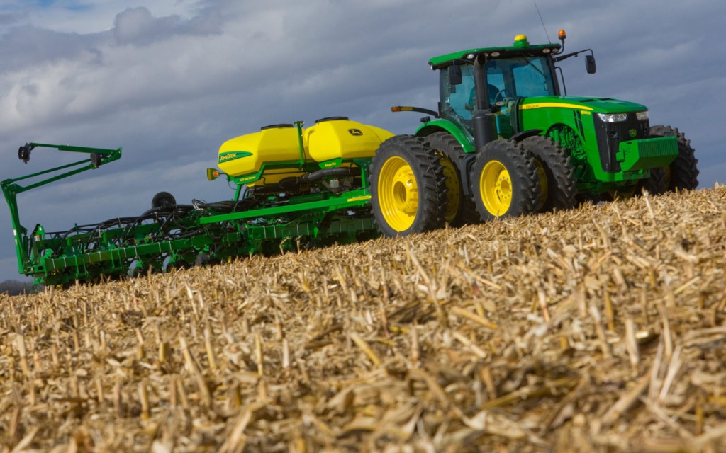 Detail Tractor Background Nomer 21
