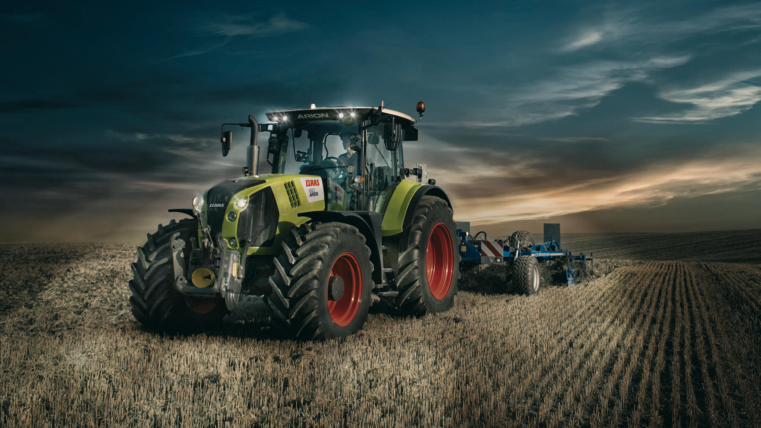 Detail Tractor Background Nomer 38