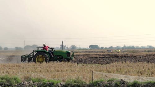 Detail Tractor Images Free Nomer 55