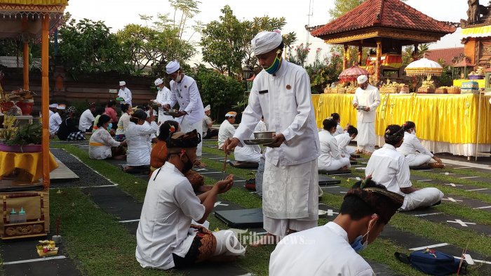 Detail Tradisi Hindu Di Bali Nomer 15