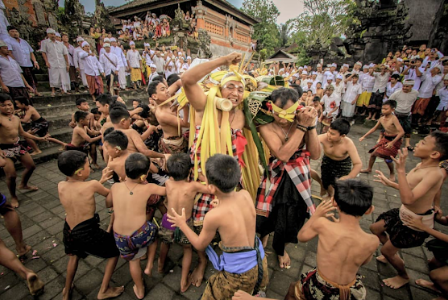 Detail Tradisi Hindu Di Bali Nomer 19