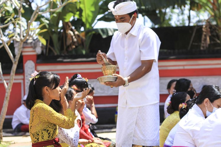 Detail Tradisi Hindu Di Bali Nomer 33