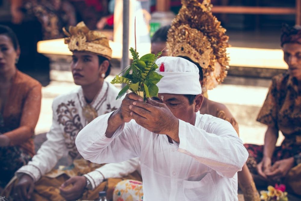 Detail Tradisi Hindu Di Bali Nomer 45