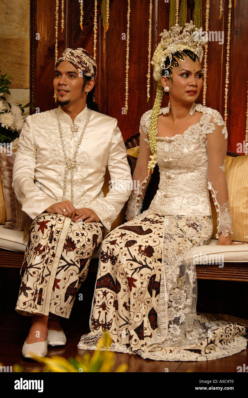 Detail Traditional Wedding In Indonesia Nomer 9