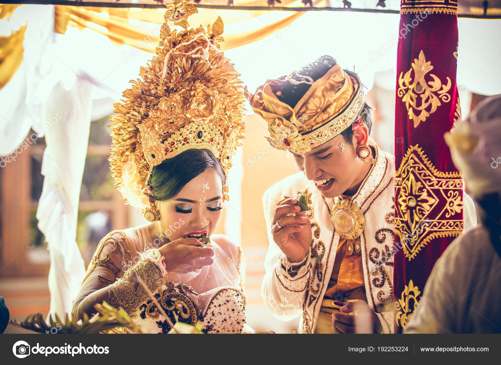 Detail Traditional Wedding In Indonesia Nomer 22