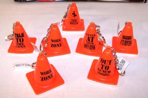 Detail Traffic Cone Keychain Nomer 12
