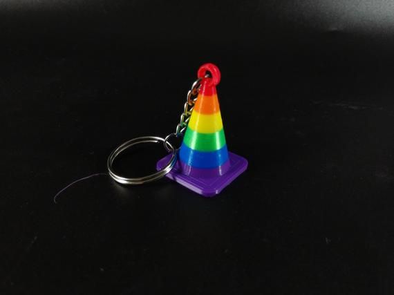 Detail Traffic Cone Keychain Nomer 24