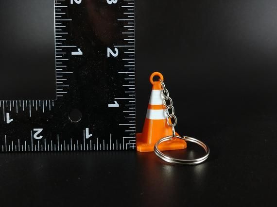 Detail Traffic Cone Keychain Nomer 30