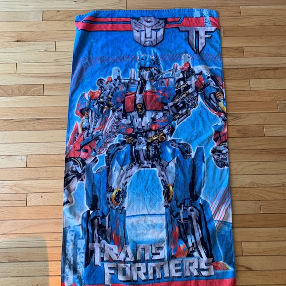 Detail Transformers Beach Towel Nomer 12