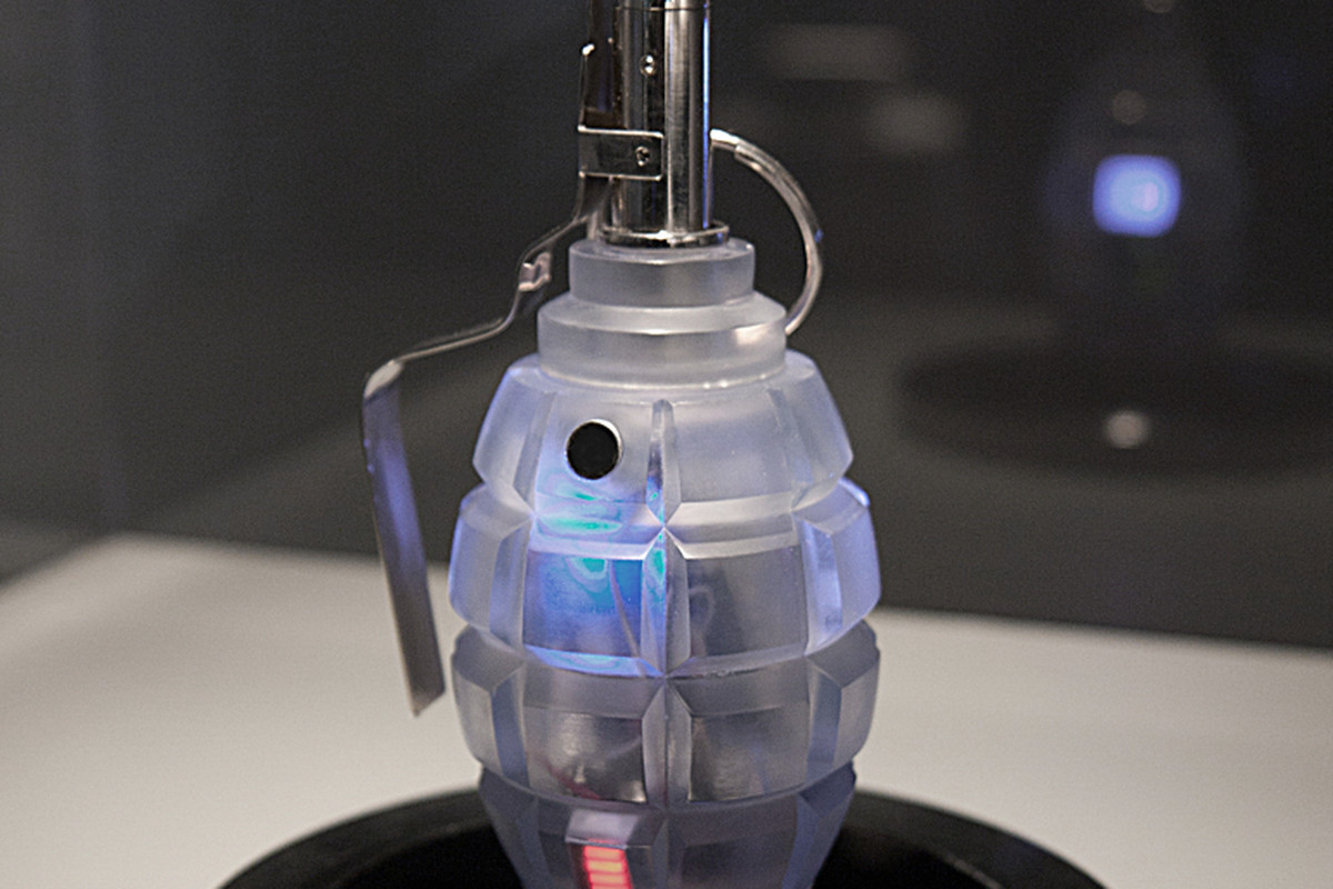 Detail Transparent Grenade Nomer 48