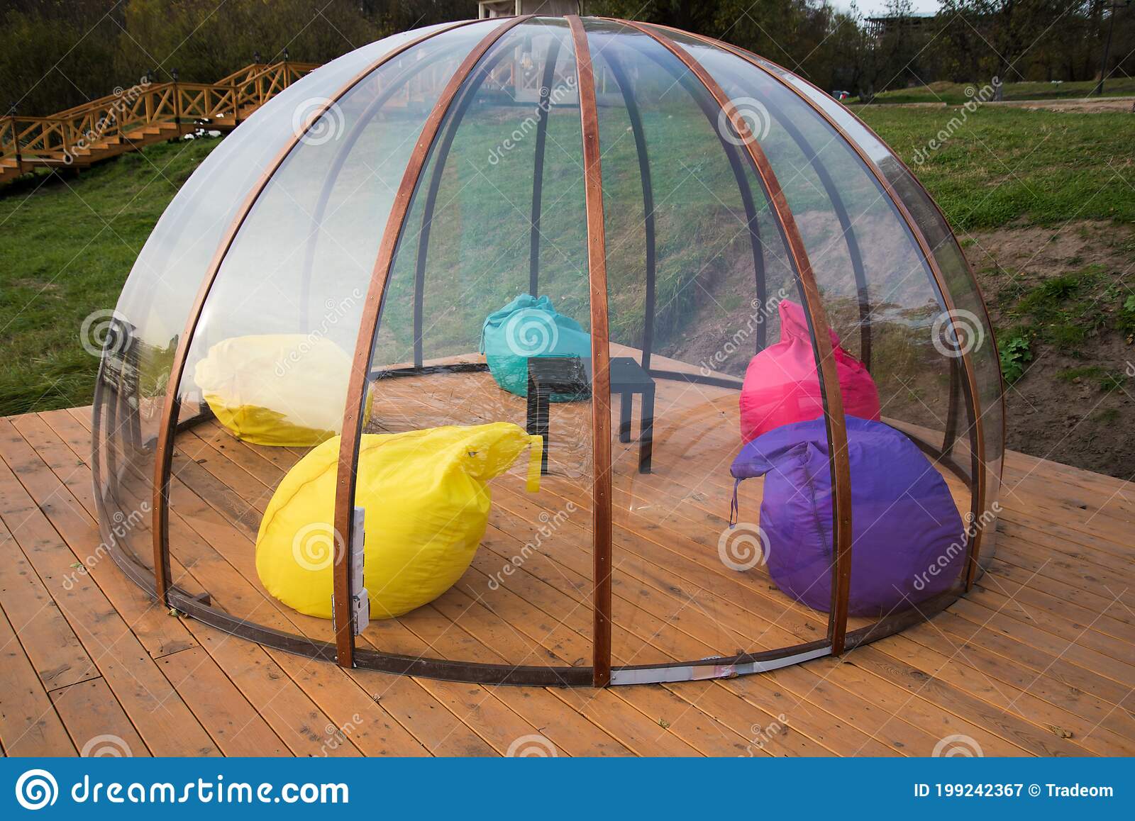 Detail Transparent Igloo Nomer 18