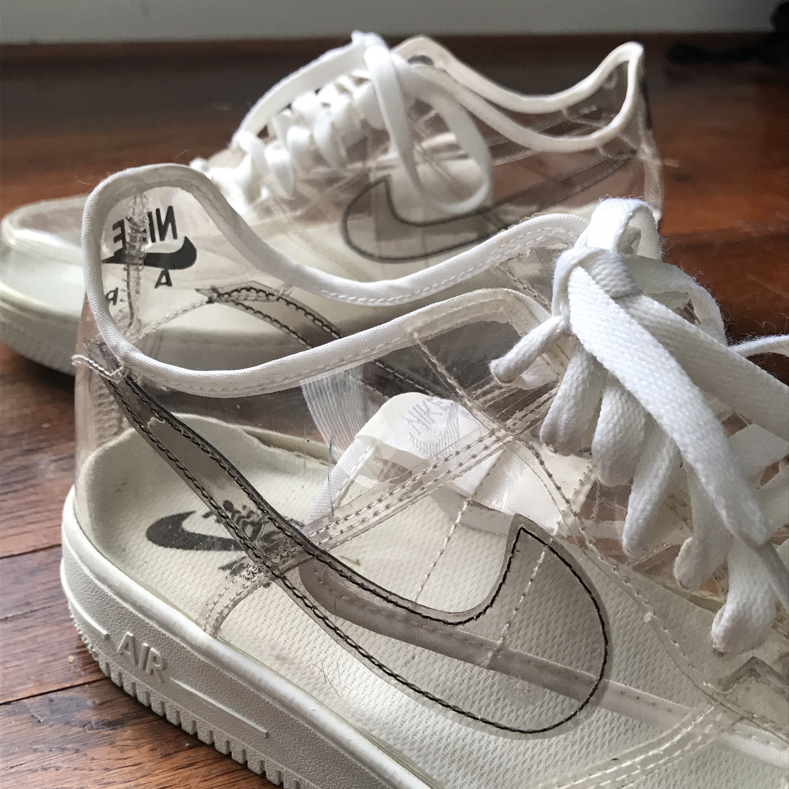 Detail Transparent Nike Nomer 25