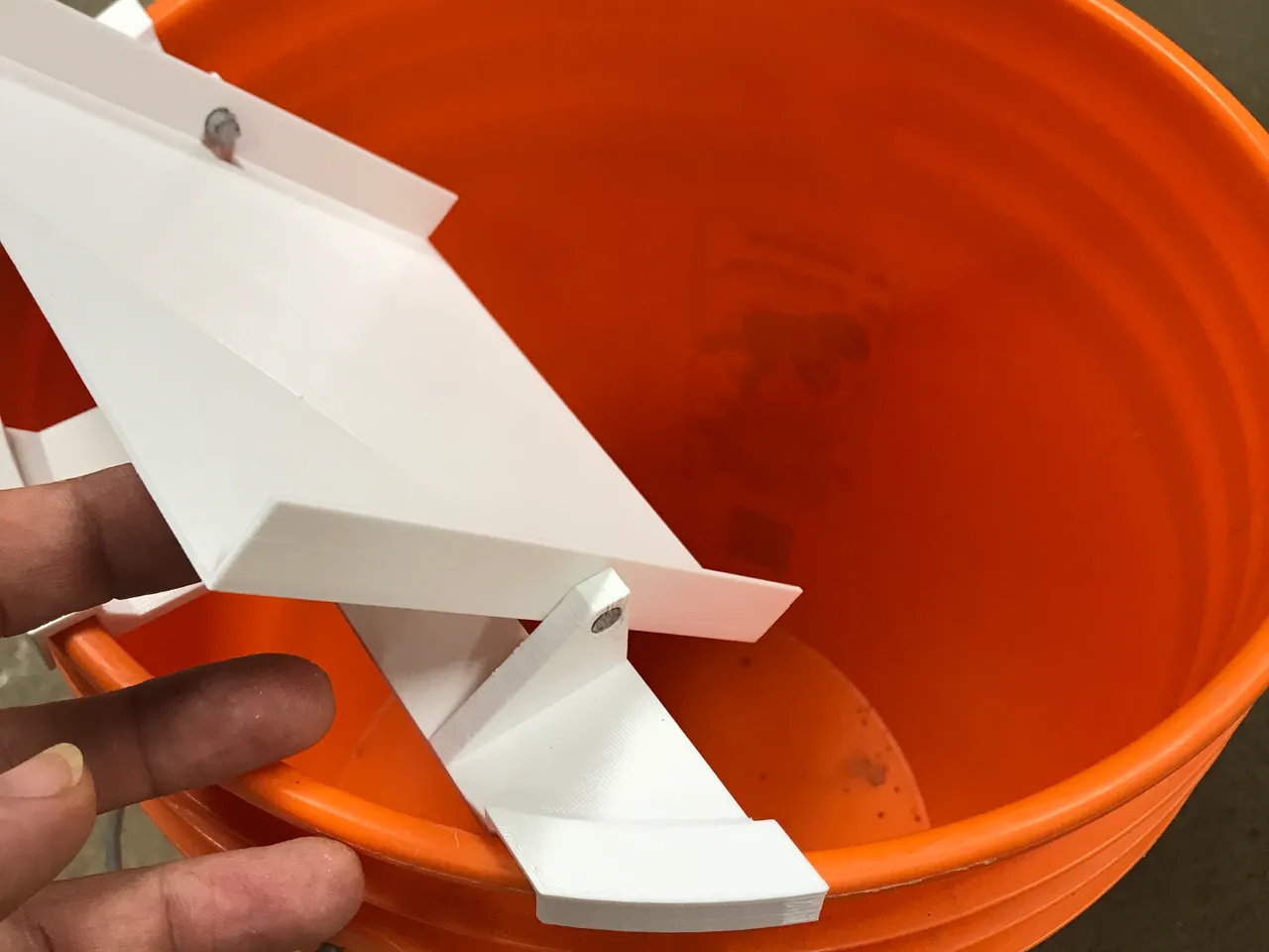 Detail Triangle Mouse Trap Nomer 31