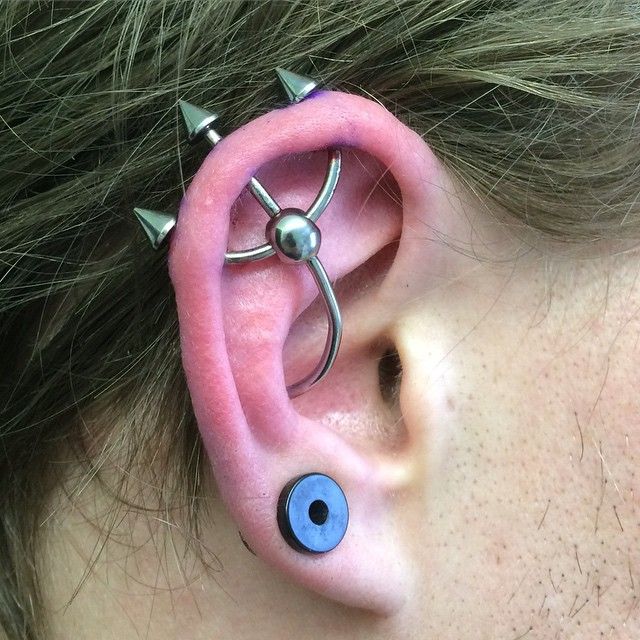 Detail Trident Ear Piercing Nomer 2