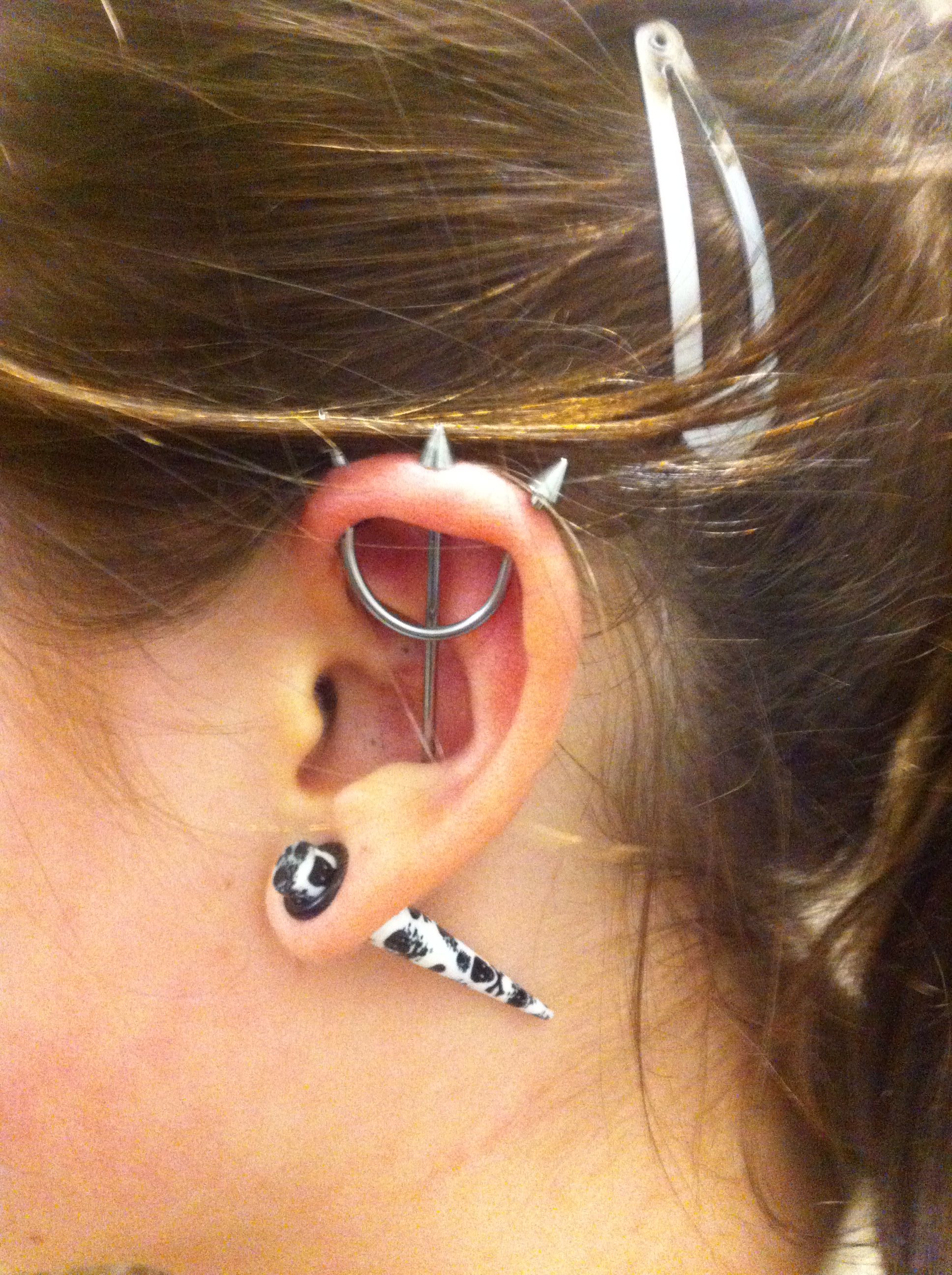 Detail Trident Piercing Nomer 17