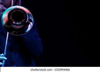 Detail Trombone Background Nomer 3