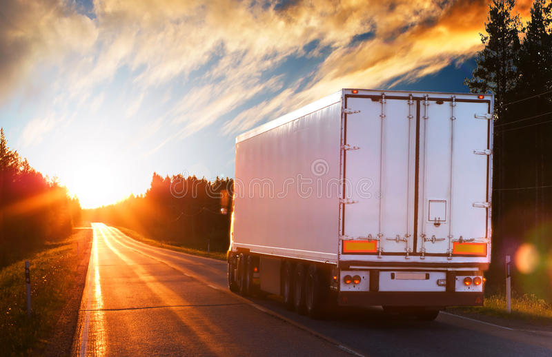 Detail Trucking Images Free Nomer 10