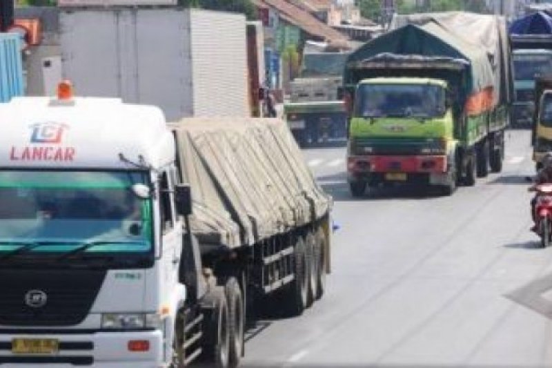 Detail Truk Pengangkut Barang Nomer 20