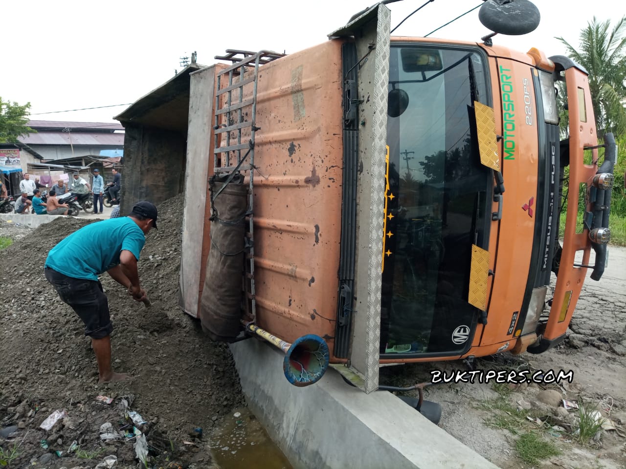 Detail Truk Pengangkut Barang Nomer 27