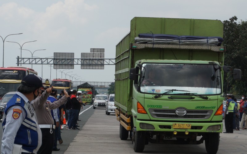 Detail Truk Pengangkut Barang Nomer 34