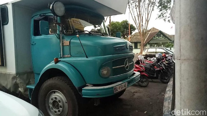 Detail Truk Tua Di Indonesia Nomer 50