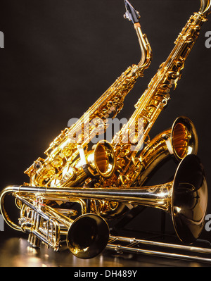 Detail Trumpet Saxophone Nomer 16