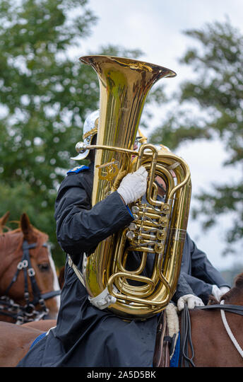 Detail Tuba Alat Musik Nomer 17