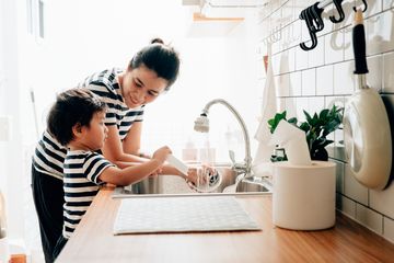 Detail Tugas Anak Laki Laki Di Rumah Nomer 37