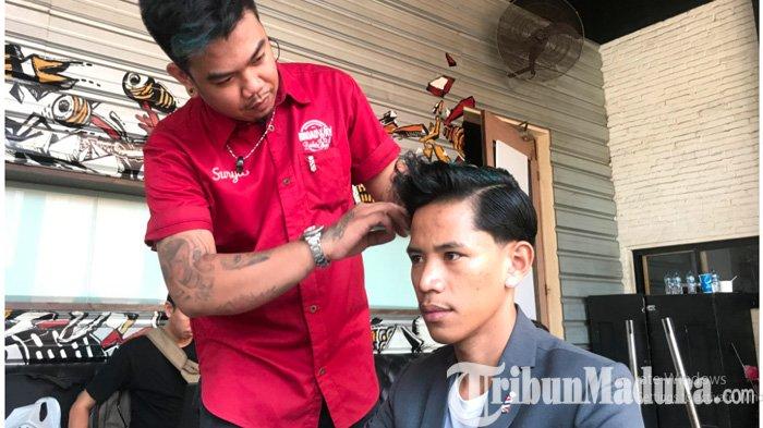 Detail Tukang Potong Rambut Nomer 39