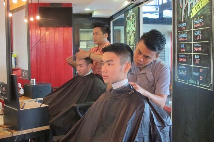 Detail Tukang Potong Rambut Nomer 8