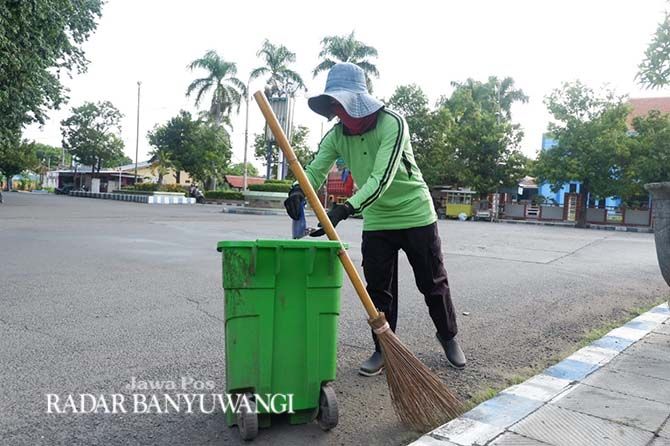 Detail Tukang Sapu Jalanan Nomer 18