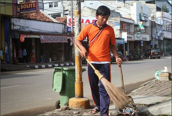 Detail Tukang Sapu Jalanan Nomer 21