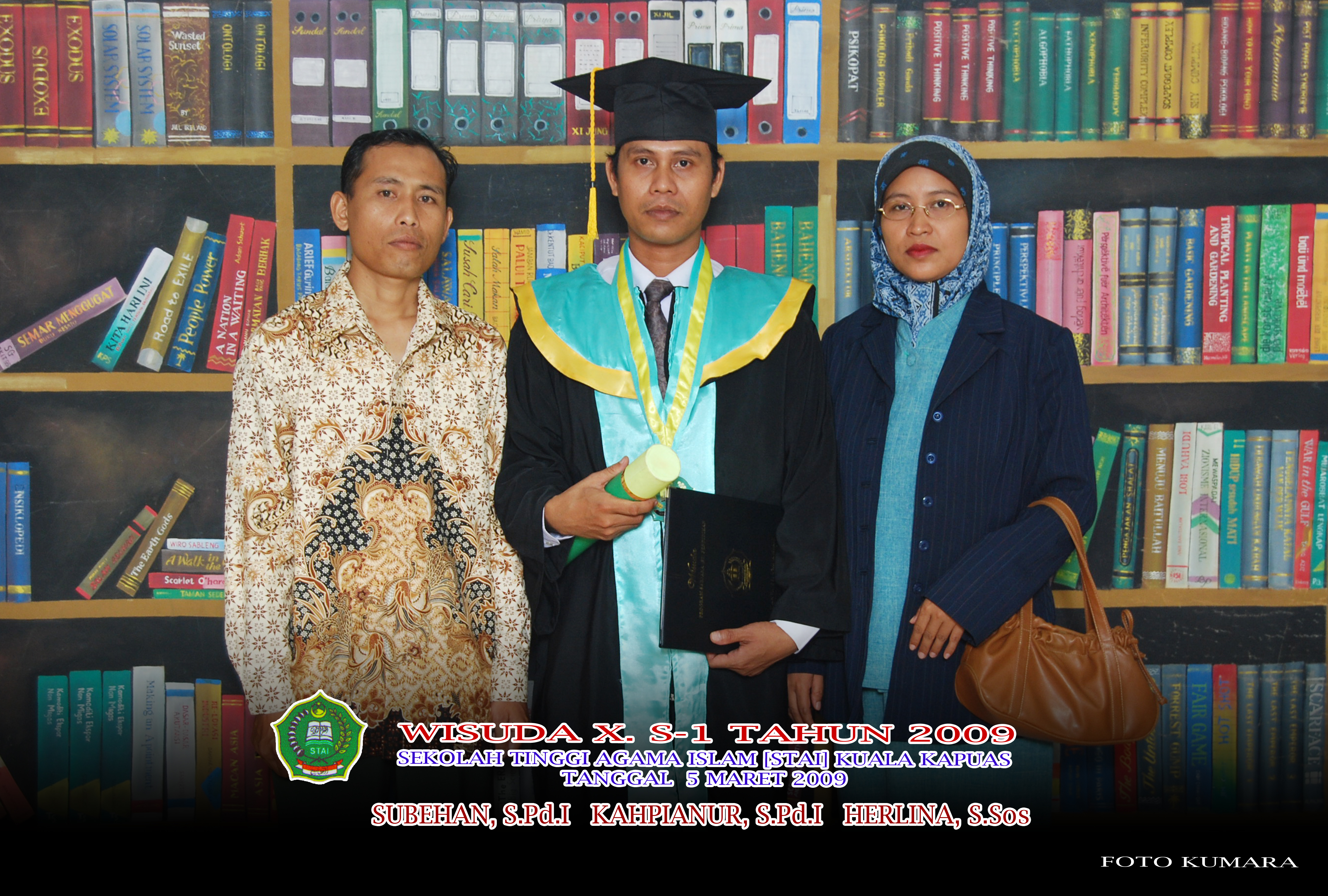 Tulisan Di Foto Wisuda - KibrisPDR