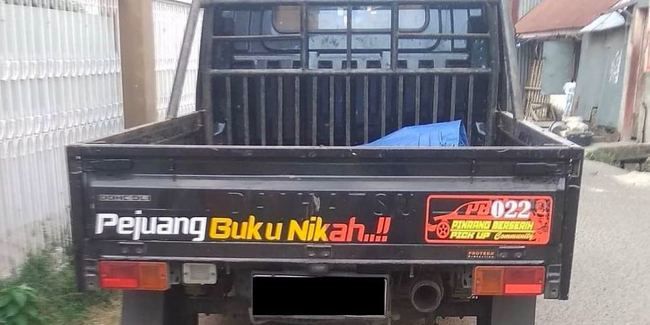 Detail Tulisan Lucu Dibelakang Bak Truk Nomer 29