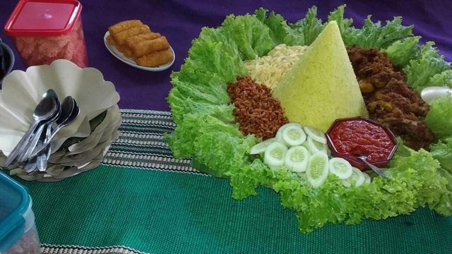 Detail Tumpeng Sederhana Tapi Menarik Nomer 32