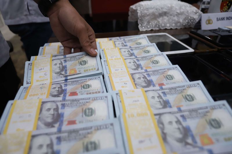 Detail Tumpukan Uang Dollar Nomer 36