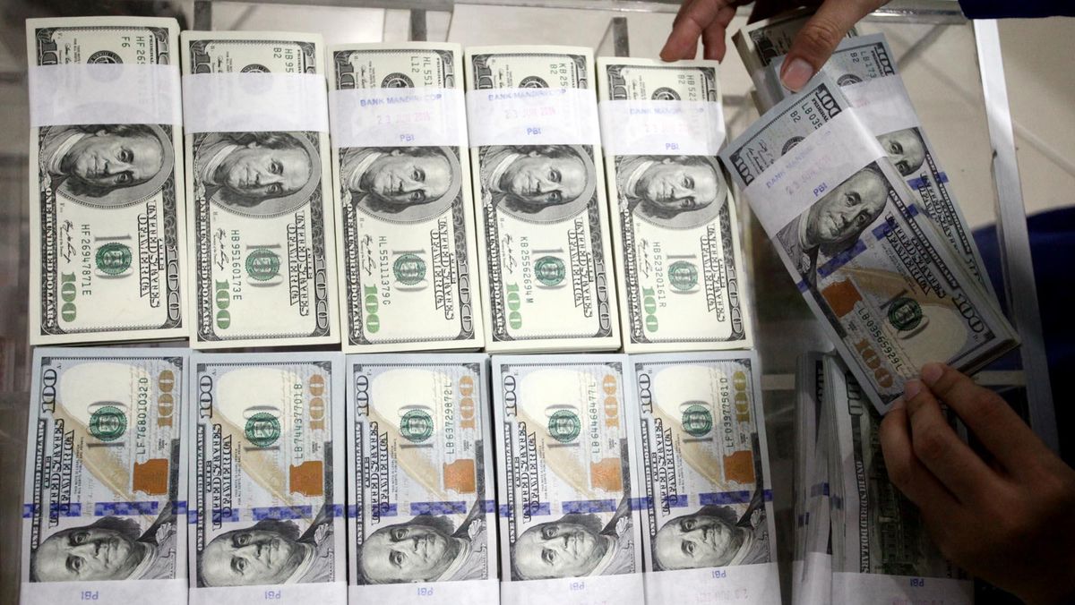 Detail Tumpukan Uang Dollar Amerika Nomer 34