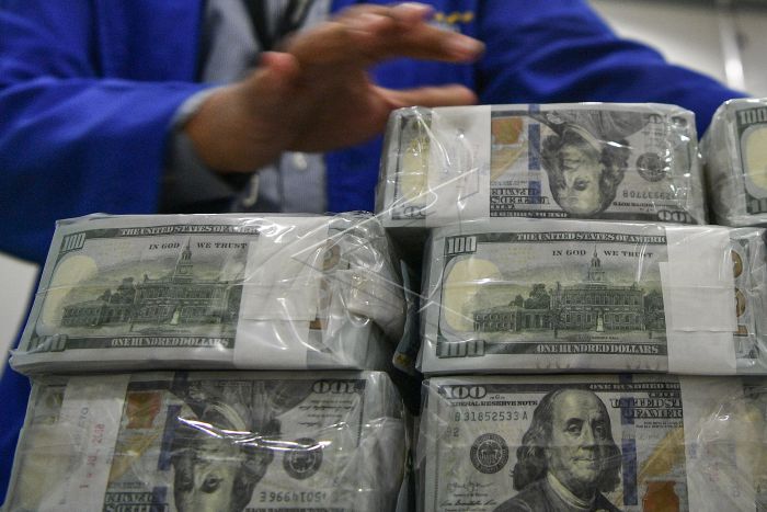 Detail Tumpukan Uang Dollar Amerika Nomer 43