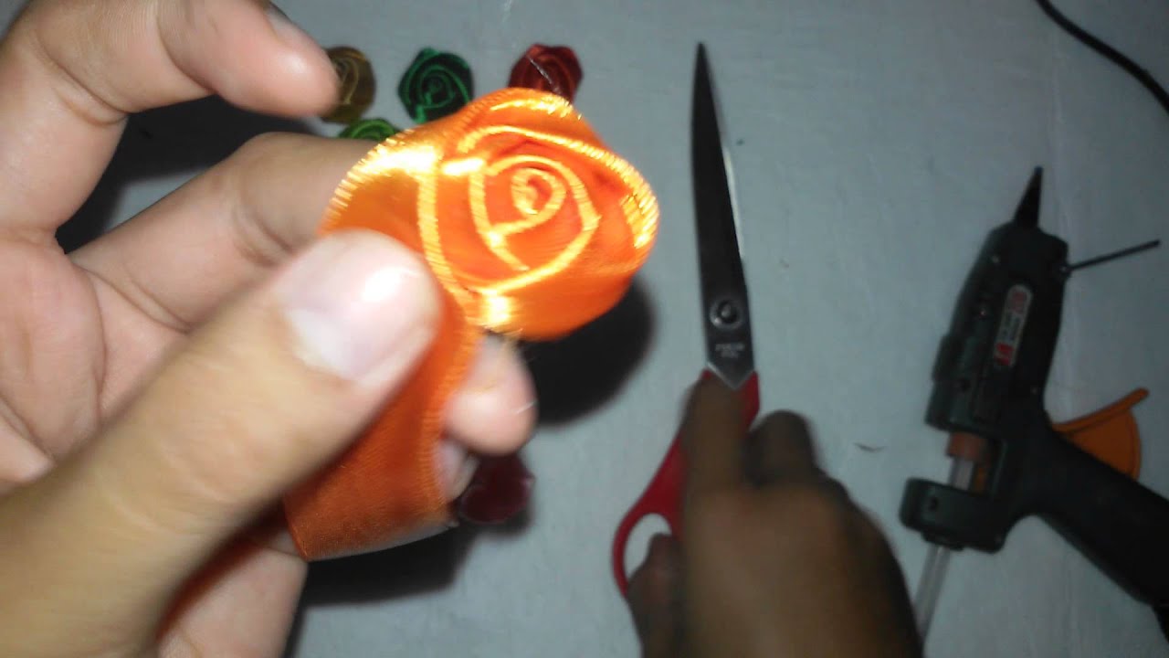 Detail Tutorial Membuat Mawar Dari Pita Nomer 11