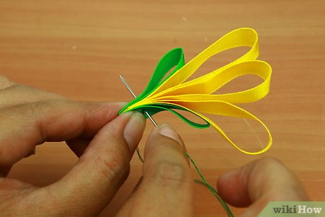Detail Tutorial Membuat Mawar Dari Pita Nomer 49