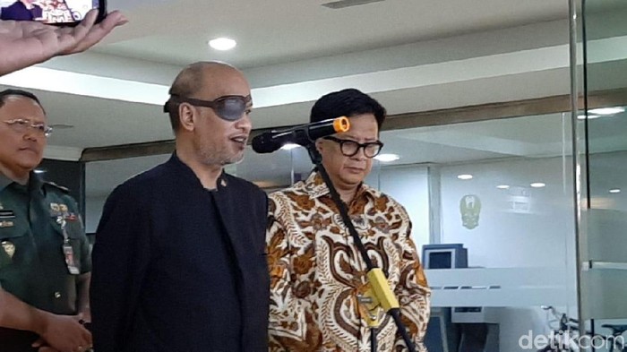 Detail Tutup Mata Bajak Laut Nomer 51