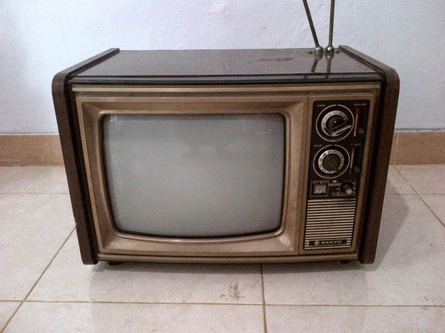 Detail Tv Jadul Kayu Nomer 22