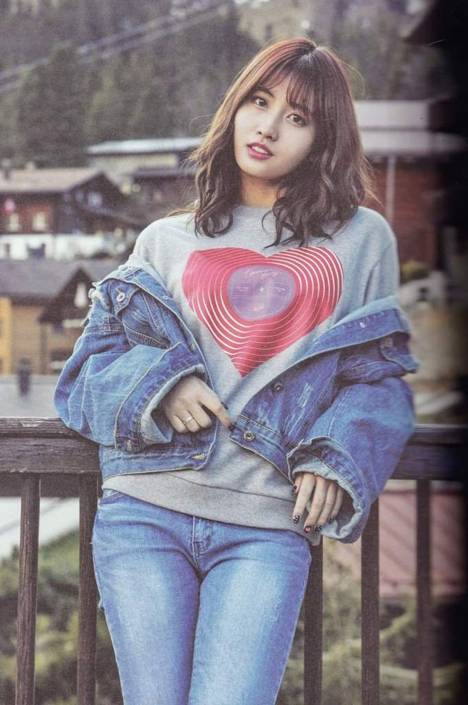 Detail Twice Momo Wallpaper Nomer 31