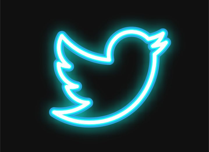 Detail Twitter Logo With Black Background Nomer 13
