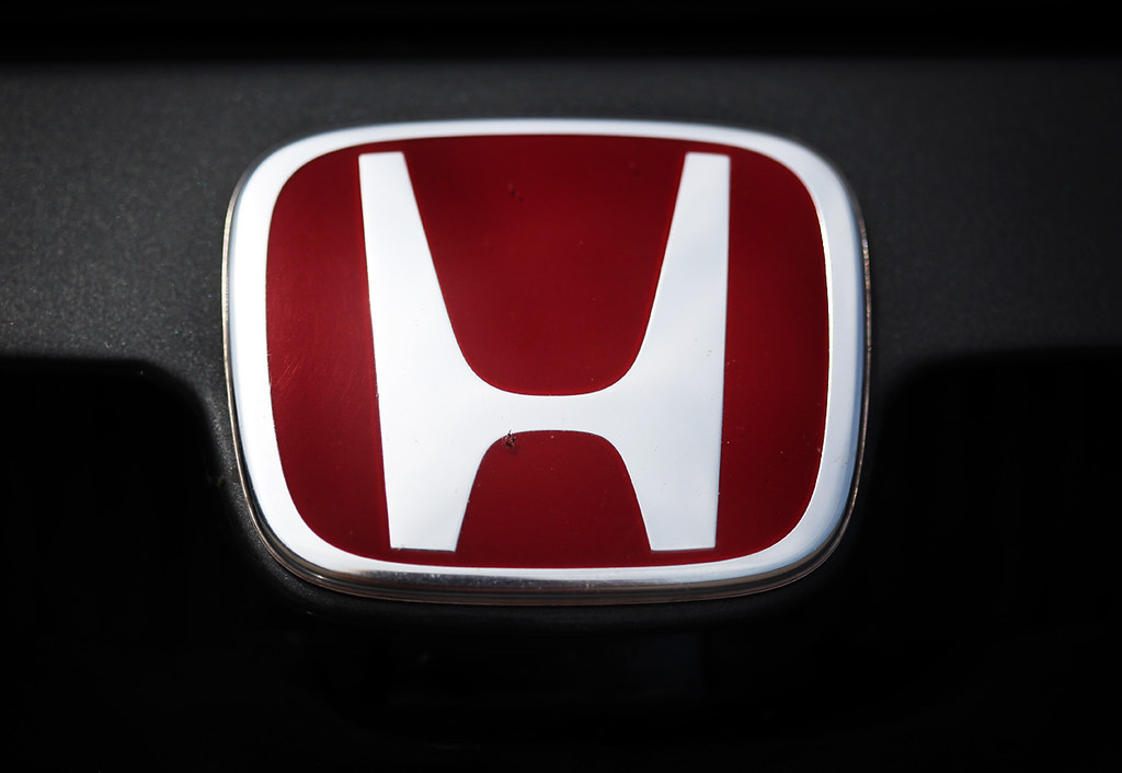 Detail Type R Logo Nomer 32