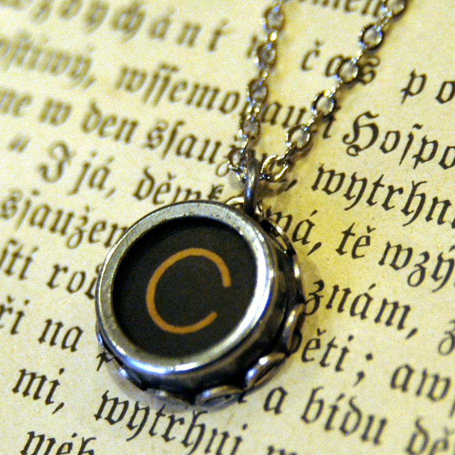 Detail Typewriter Key Jewelry Nomer 39