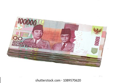 Detail Uang 100 Ribu Png Nomer 17