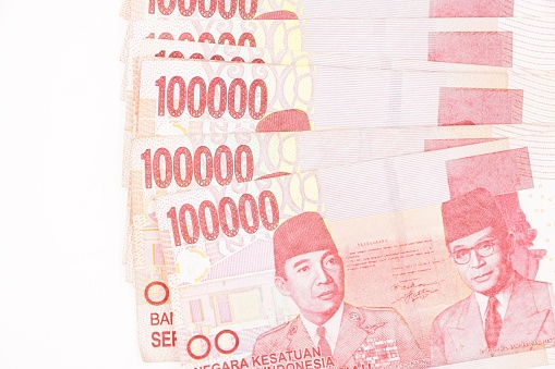 Detail Uang 100 Ribu Png Nomer 29
