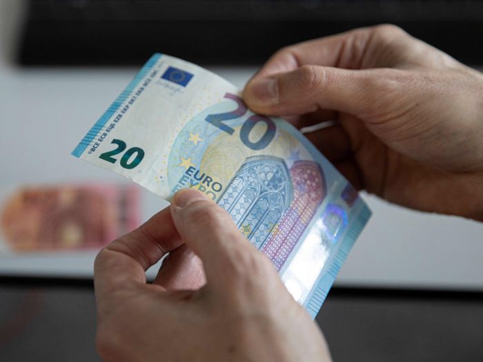 Detail Uang Euro Asli Nomer 46